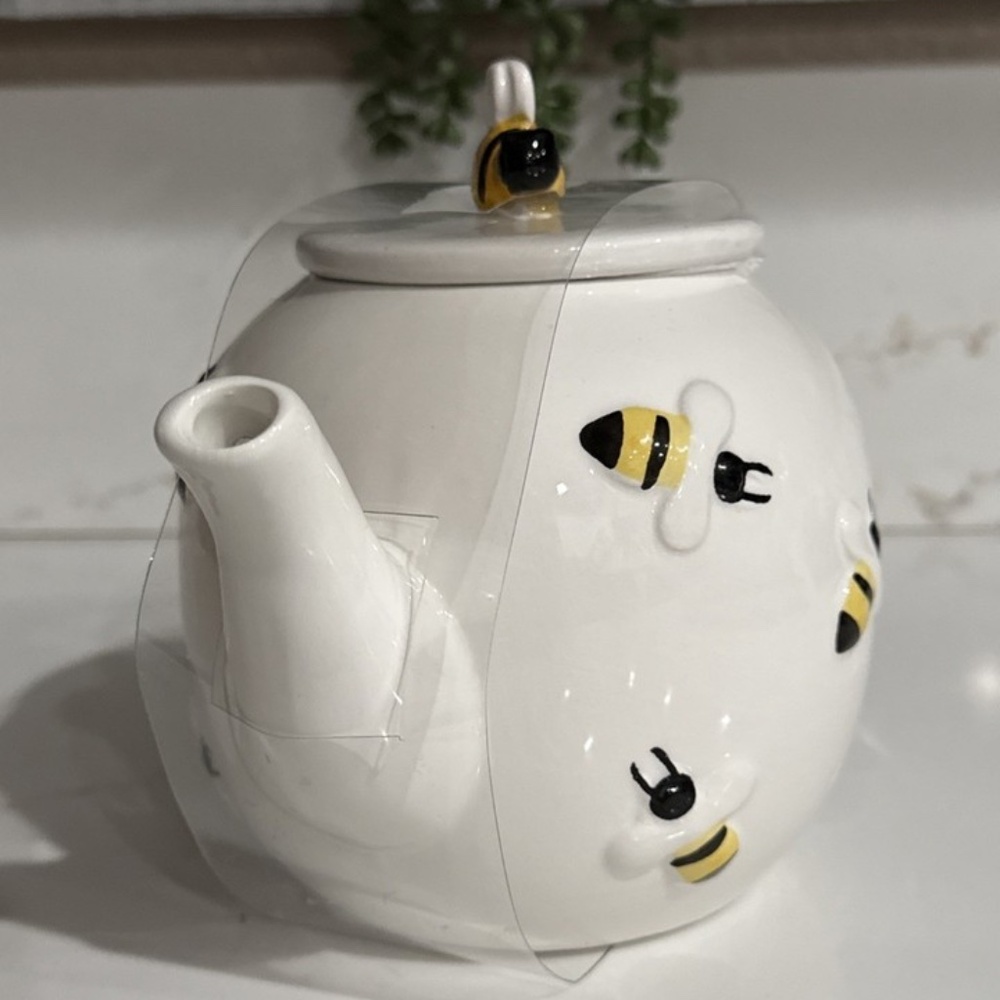 Bee Tea Pot - Picture 4 of 4